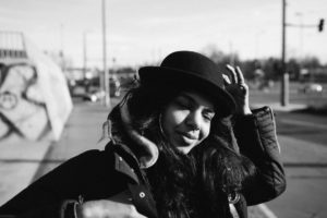 Personal Branding Session mit Namitha. Look: Eher edgy und rockig.